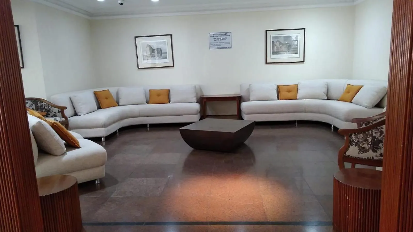 アパート First134 - Apartamento Classico No Coracao Do Jardim Paulista サンパウロ